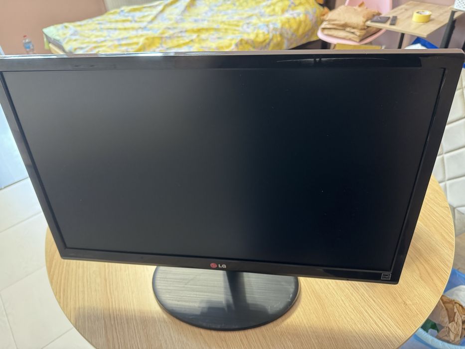 Монітор LG FLATRON 23EA53T + блок живлення та кабель!!!