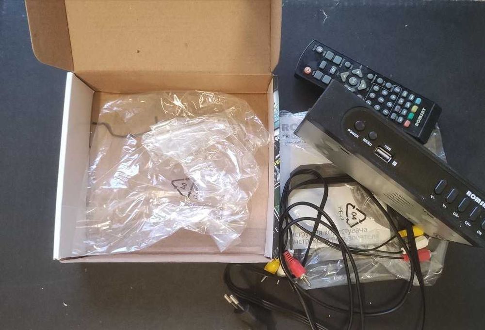 DVB-T2 цифровий ефірний приймач Ресивер Romsat TR-9020HD