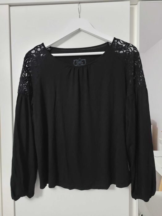 Elegancka bluzka GATTA  czarna- rozmiar M -Wiskoza