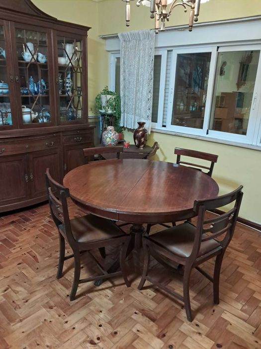 Móvel estilo Inglês + Mesa extensível 10 pessoas + carrinho de chá