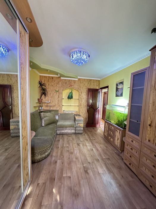 1-К Институт Связи, рядом Рынок