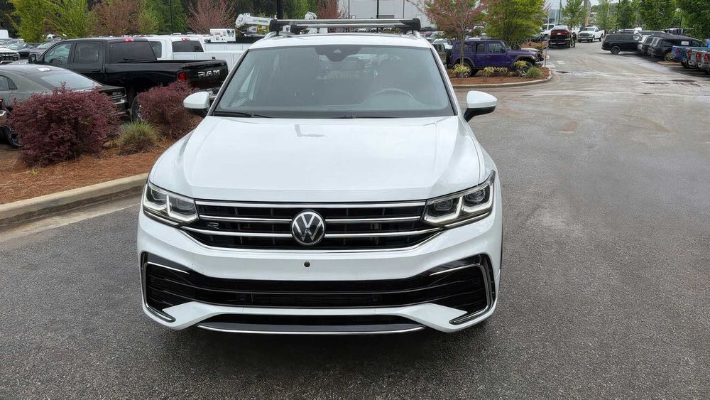 Volkswagen Tiguan SEL R-Line 4Motion      2024