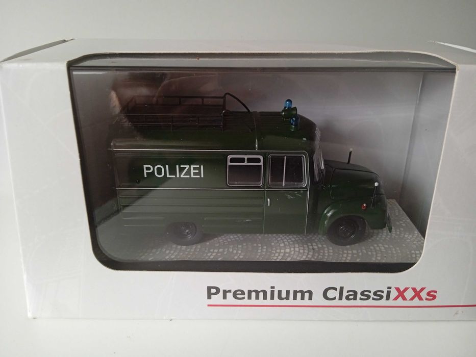 Premium ClassiXXs 1/43  Blitz 1,75t  "Polizei" Ediç Limit 500Peças