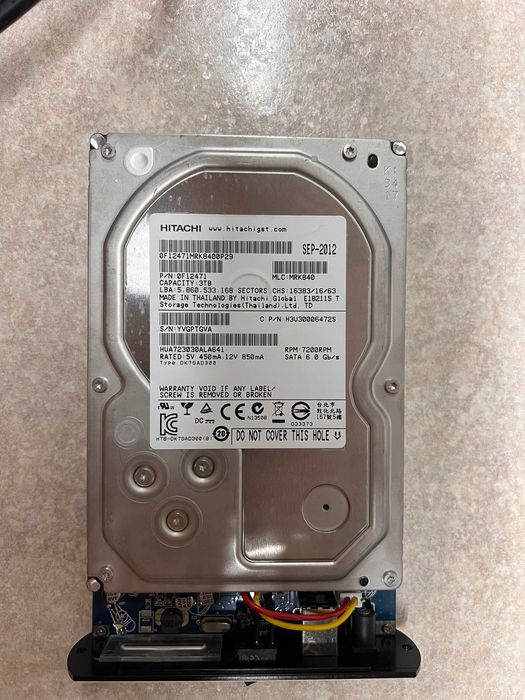 Продаю корпус з установленим HDD Hitachi на 3 ТБ