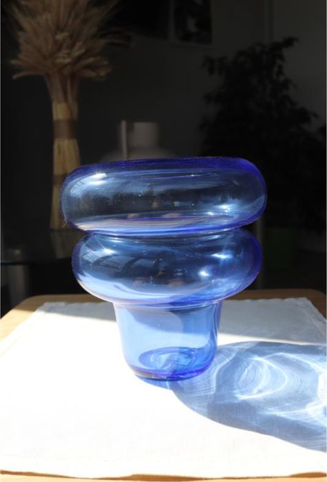 Синя скляна ваза Н&М