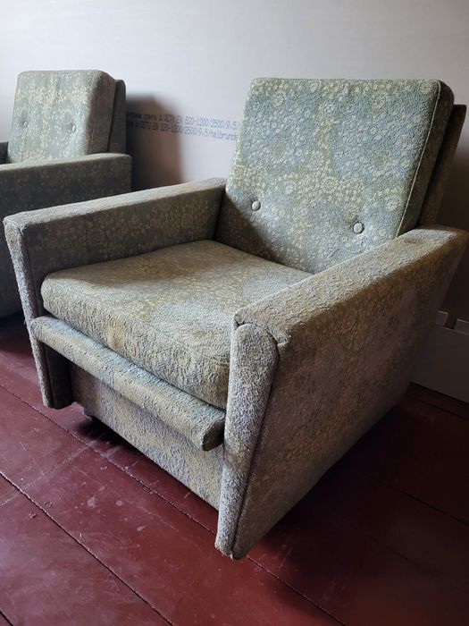 Кресла бувші у використанні