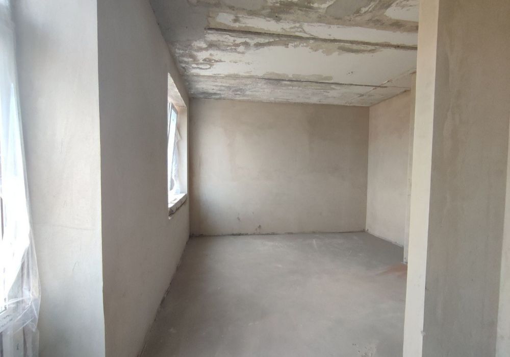 Однокімнатна квартира в с. Великий Олексин! Поблизу озера!