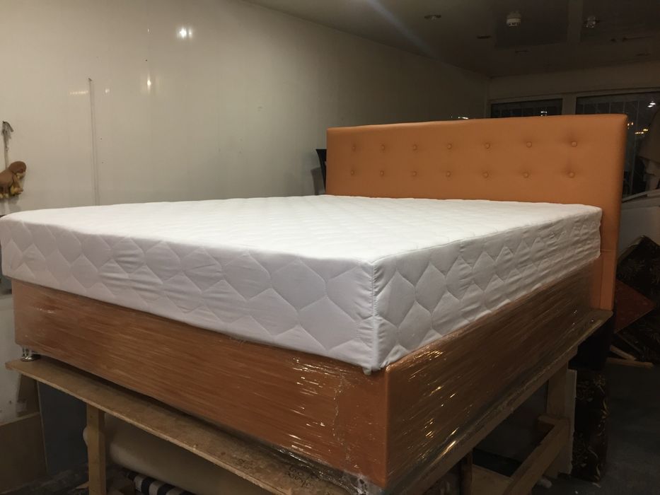 Двухспальная кровать из Высококачественных Материалов.