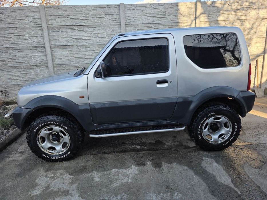 Продам автомобиль Suzuki Jimny.