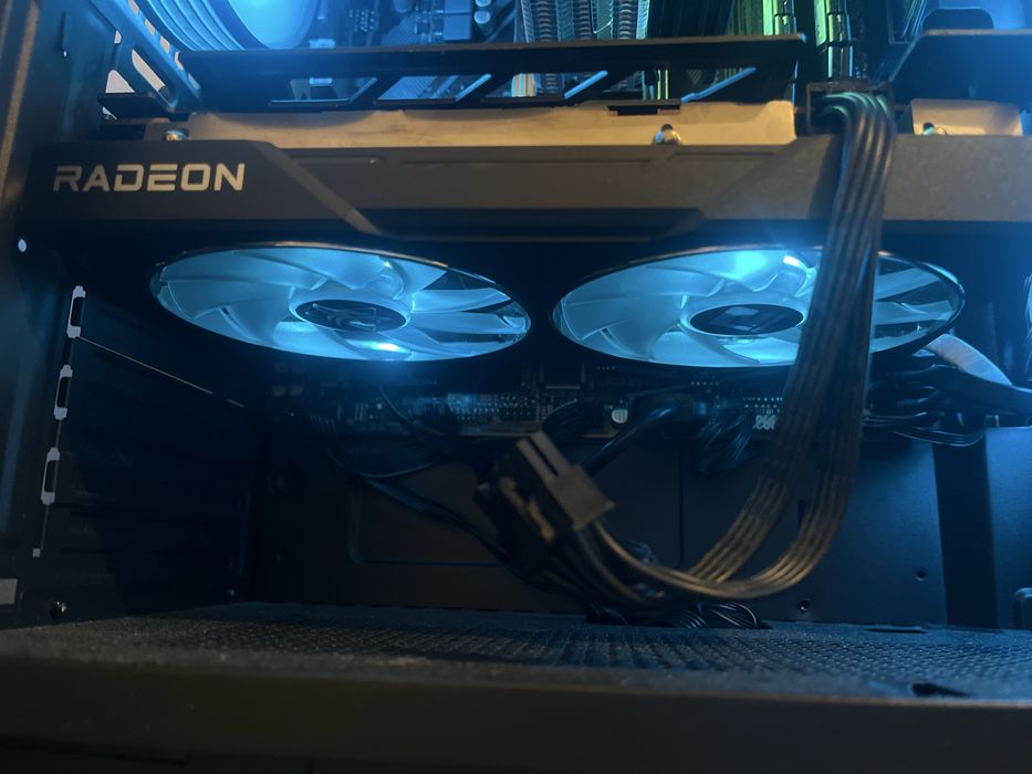 Rx 6650XT 8gb como nova (ver descricão)