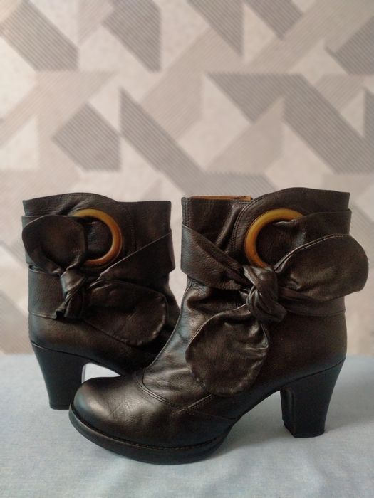 Продам женские кожаные полусапожки