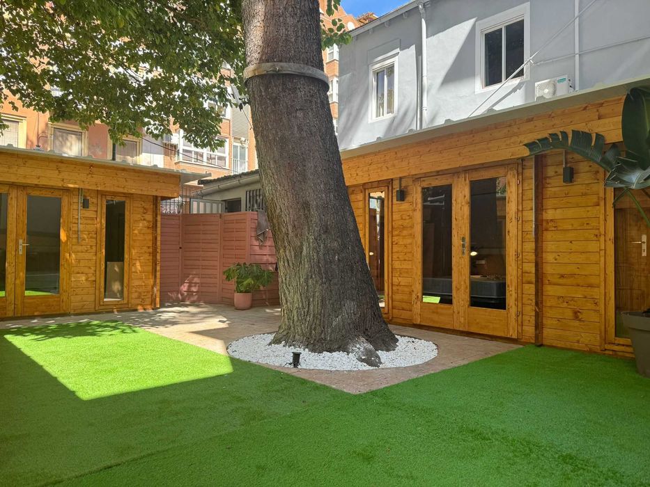 Escritorio Exterior de Madeira - Modelo ORIENTAL 5 com WC