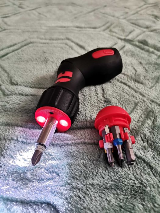 WURTH !!! Wkrętak łamany z magazynkiem LED !!!