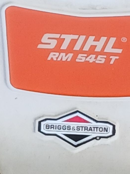 Corta relva STIHL RM 545T