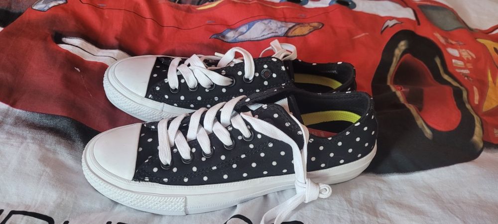 Продам кеди Converse