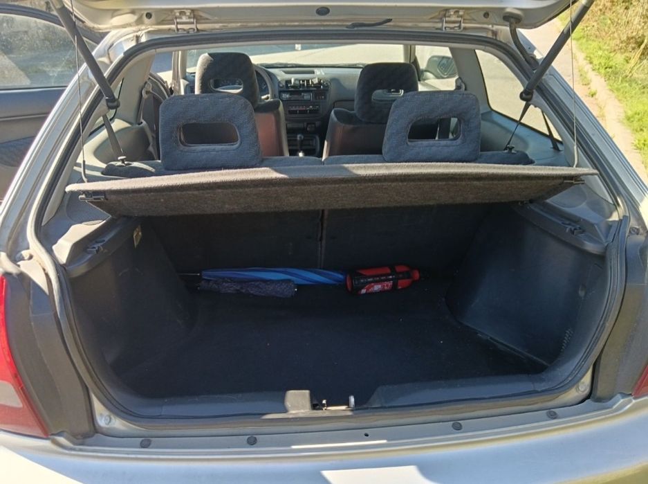 Honda Civic fase 2(facelift)
Ano 2000

Motor D14z2
Ar condicionado funcional
Direção assistida
Vidros elétricos
Fecho central
Rádio CD
Apoio de braço