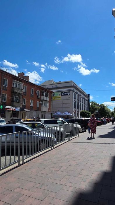 Продам гараж у районі ЦУМу
