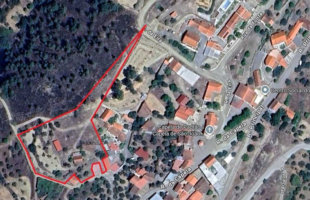 Terreno rústico com casa - Padrão Almaceda