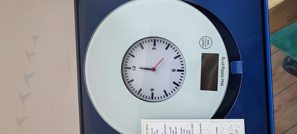 Кухонні ваги у подарунковій упаковці