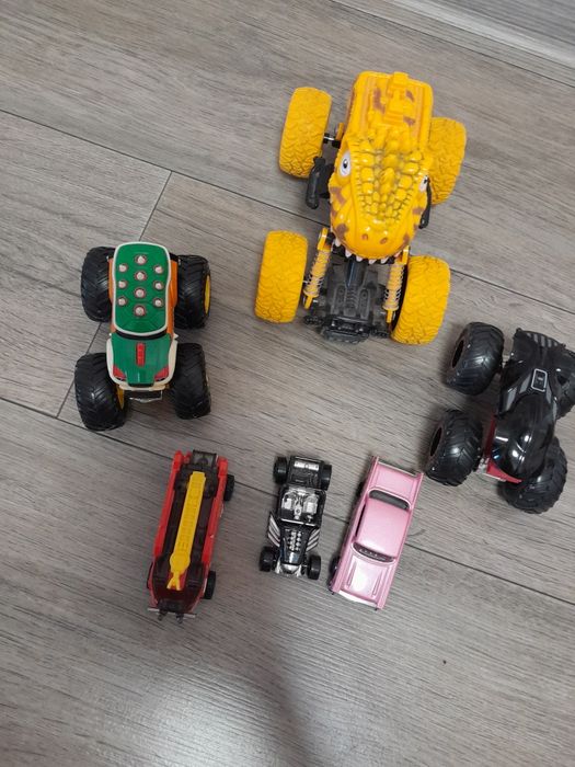 Автомобілі Хотвілс