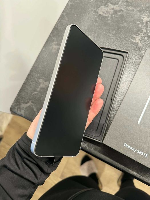 Sprzedam samsung galaxy s25 fe 5g 8/128 gb nowy