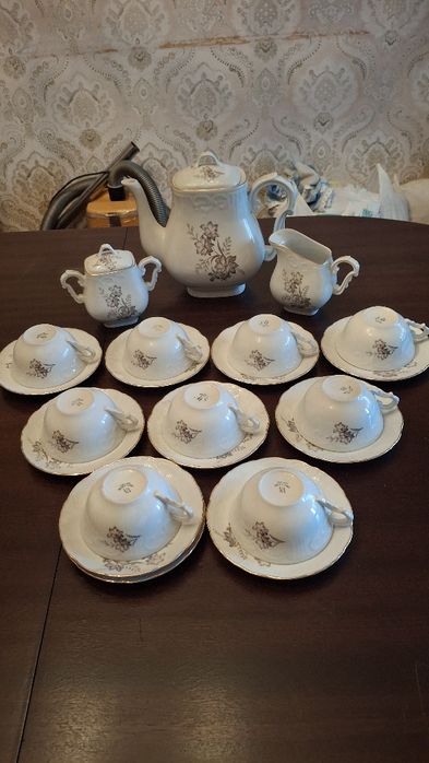 Serviço de chá em Porcelana Antigo