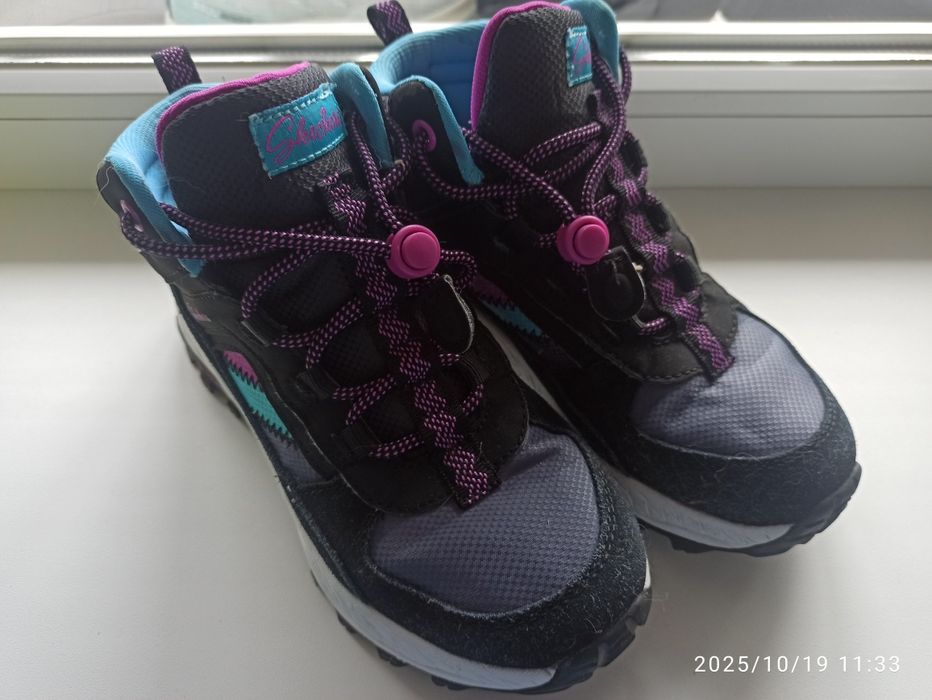 Кросівки підліткові фірми Skechers  34 розмір