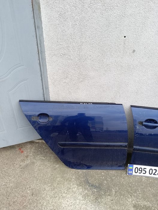 Фільонка гольф5 двері Гольф 5 хетчбек