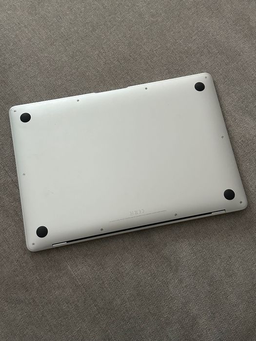 MacBook Air 13” Retina 2019 – i5 | 8GB RAM | macOS Ventura | Impecável