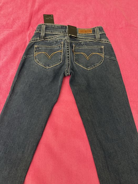 Джинсы для девочки LEVI’S( размер 23)