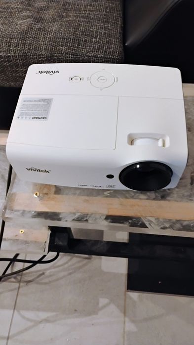 Witam posiadam na sprzedaż projektor