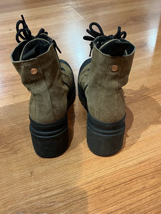 Botas castanhas Rugui