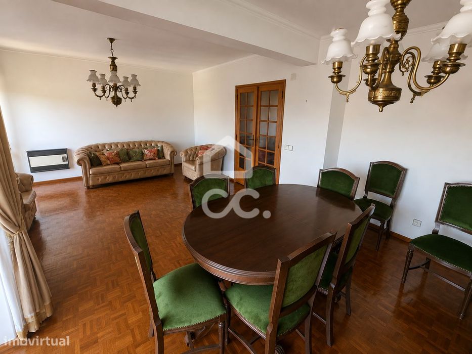 Apartamento T3 no centro de Alcobaça