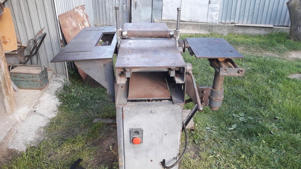 Станок  деревообробний