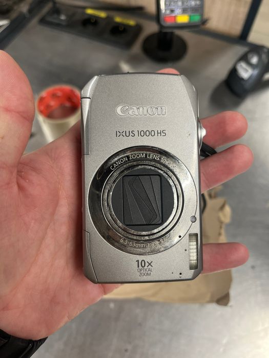 Фотоапарат Canon IXUS1000HS стан гарний  є зарядне .