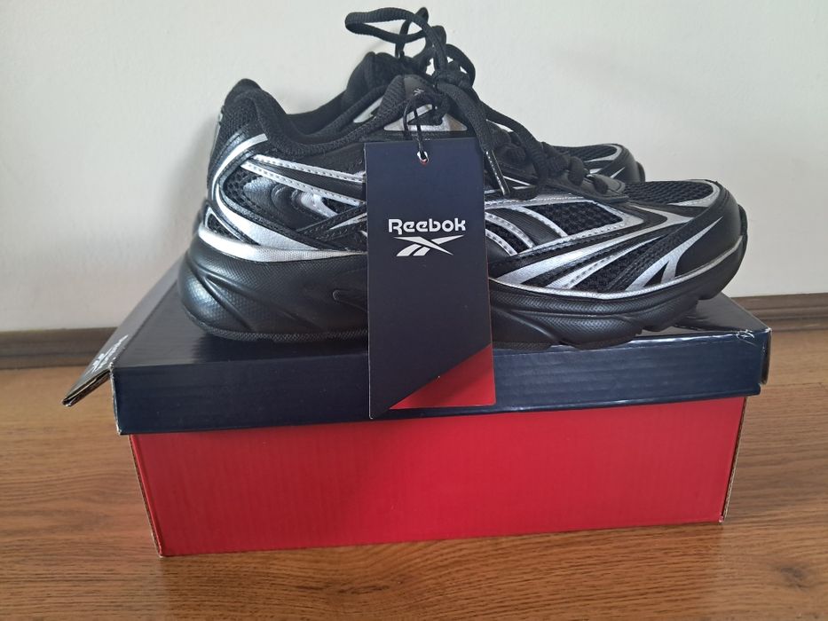 Sprzedam nowe buty Reebok CEO-BELWAVE  AR30278WBBS