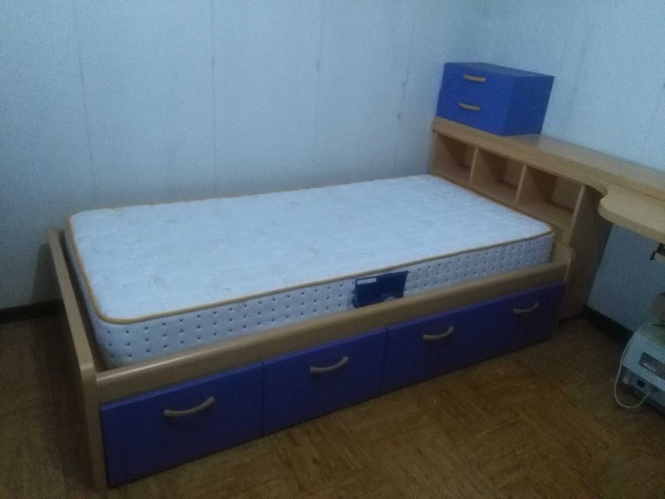 Mobilia de quarto de criança / adolescente completa
