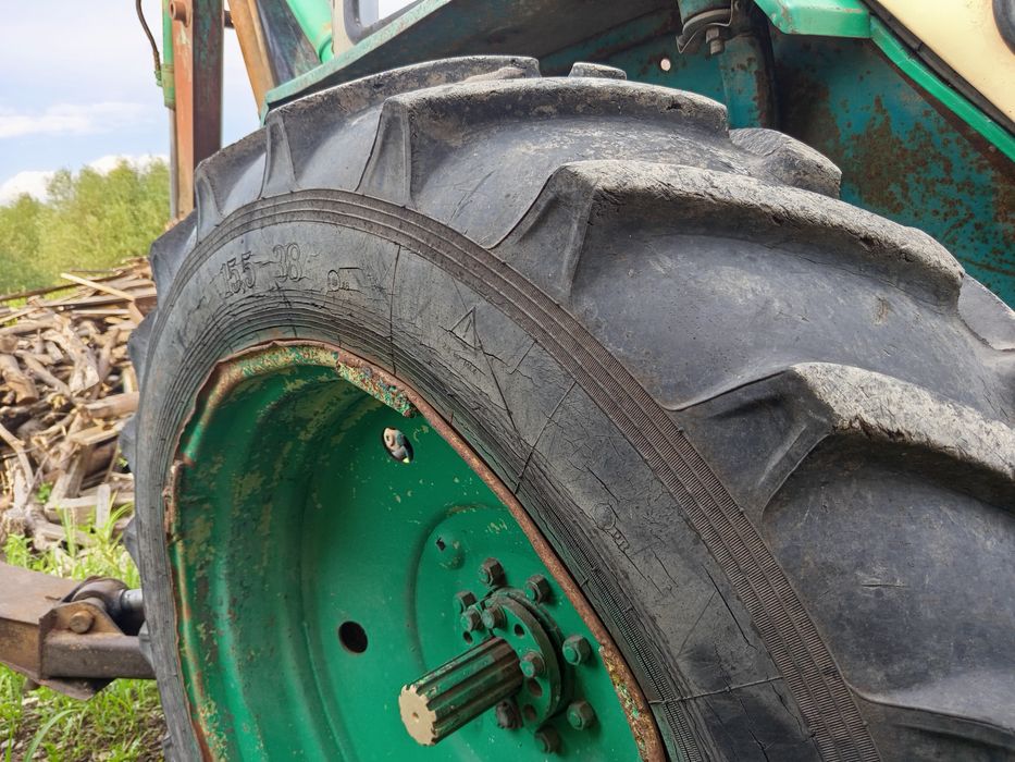 Екскаватор ЮМЗ 6