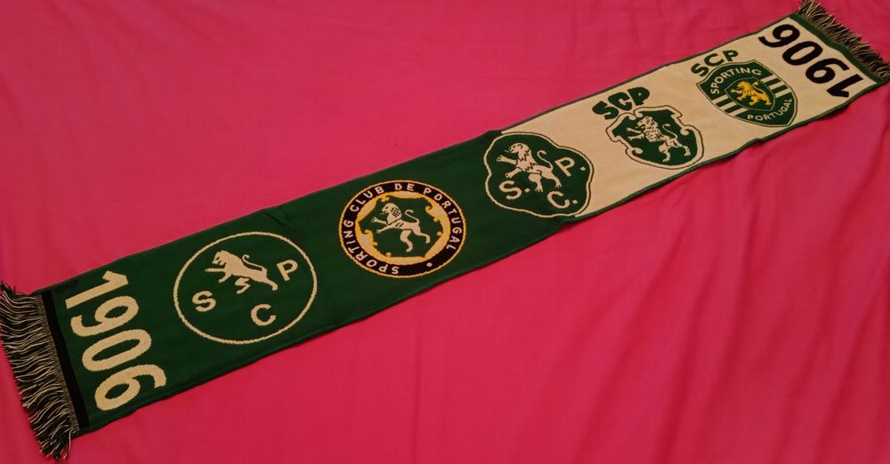 Cachecol dos símbolos do Sporting