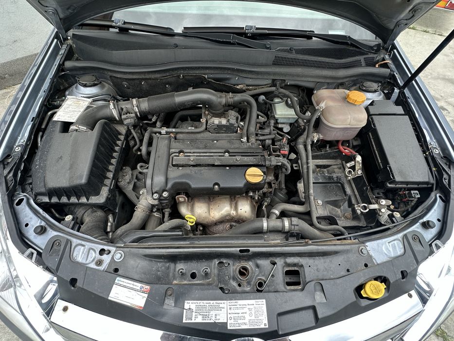 Astra H 1.6b 2008 w calosci na czesci