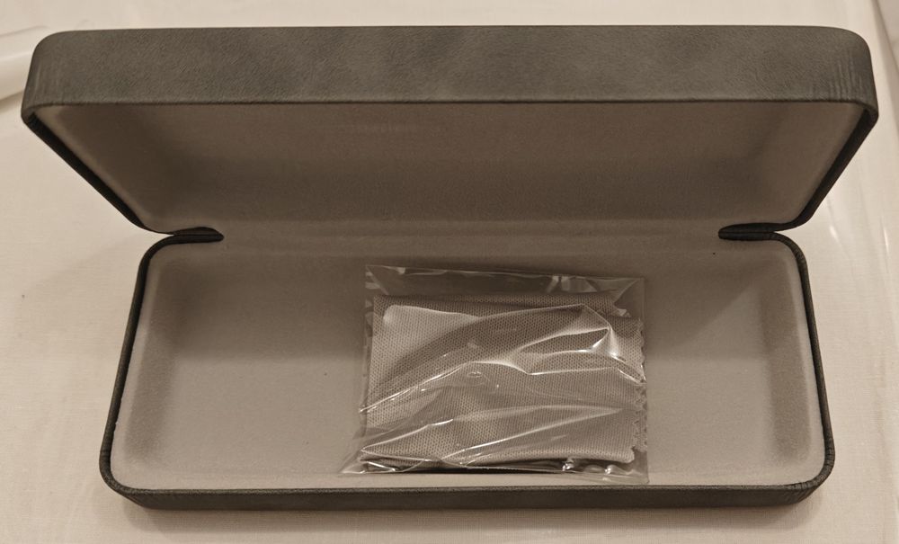 Футляр для очків