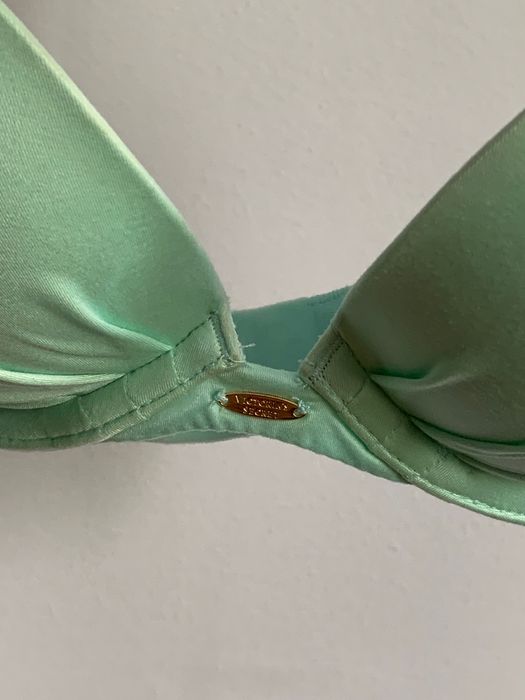 Biustonosz Victoria’s Secret 70B