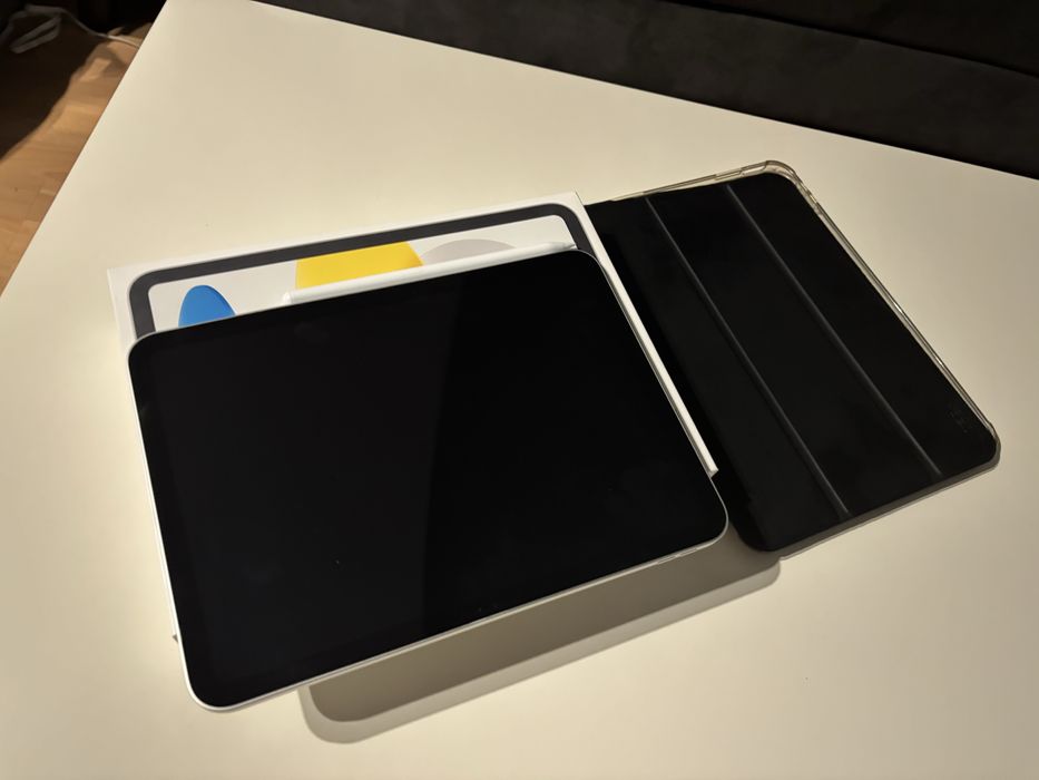 Apple iPad 10. gen (Srebrny) 64GB + Rysik Hama + Etui | Zestaw