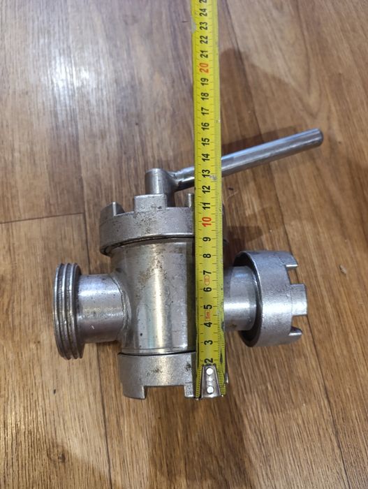 Продам кран проходной пробковый молочный