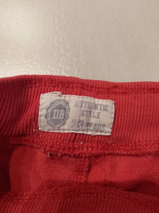 Krótkie spodenki szorty spodnie czerwone 98 chłopięce 2 3 latka lata