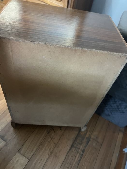 Cama de casal + 2 mesas de cabeceira + cómoda