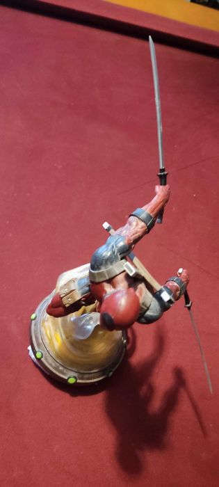 Estatueta DeadpooL