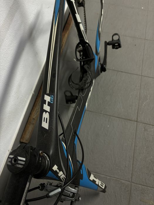 Bicicleta de Estrada BH em Carbono + Rodas Vision