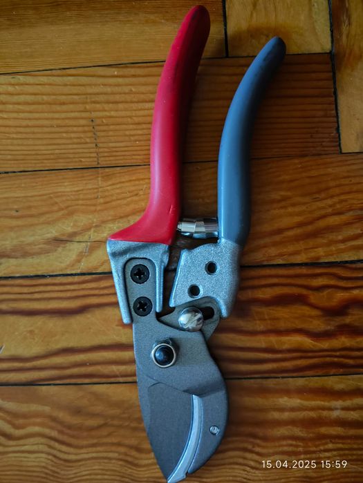 Секатори садові, з ковадлом Lowe 5.107 та AIRAJ-1025 - нові