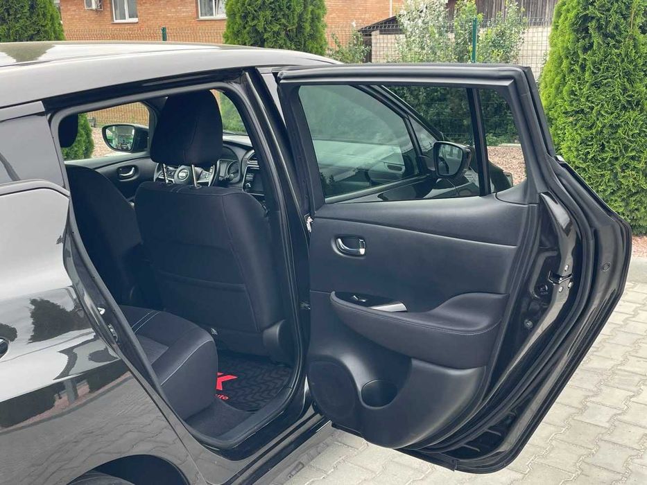 Продам  Nissan Leaf 2018. Можна в розстрочку, під викуп.